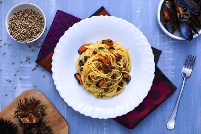 Spaghetti cozze e ricci di mare